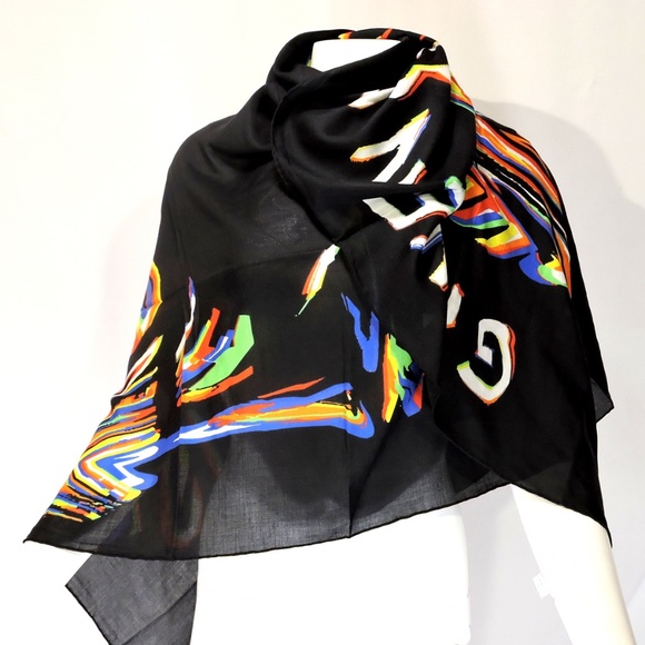 GIVENCHY 🇮🇹 WOMEN'S FASHION SCARF - Picture 1 of 5